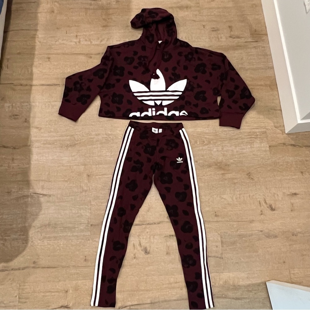 adidas Originals Sweatshirts & leggings